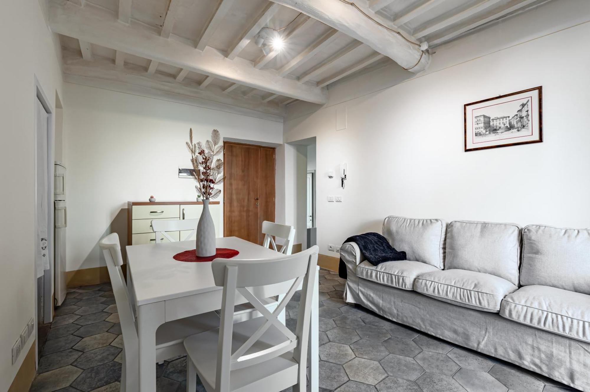 Urban Oasis: Central Apartment With Garden ペルージャ エクステリア 写真